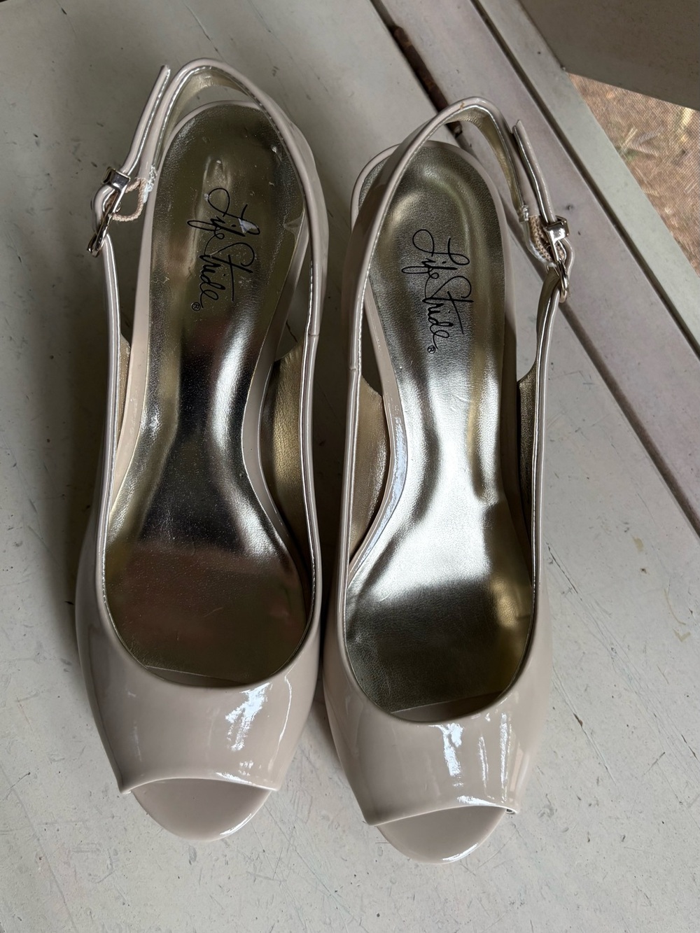 Life Stride Patent Peep-Toe Slingback Heels in Light Nude/Beige Size 10M